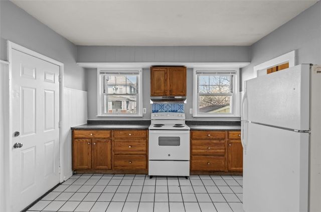 16 Maplehurst Avenue, Providence, RI 02908