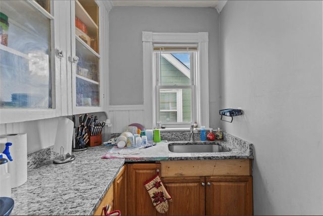 16 Maplehurst Avenue, Providence, RI 02908