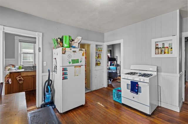 16 Maplehurst Avenue, Providence, RI 02908