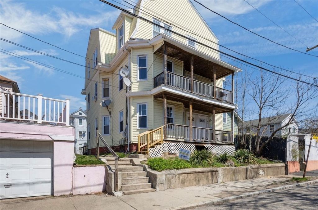 16 Maplehurst Avenue, Providence, RI 02908