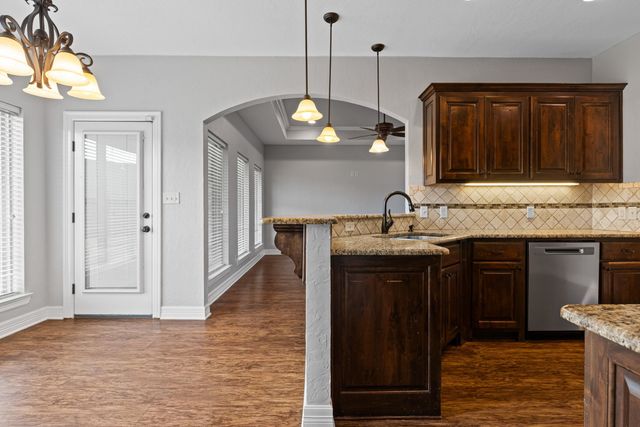 124 Lakeway, Longview, TX 75604