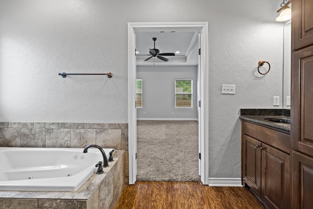 124 Lakeway, Longview, TX 75604