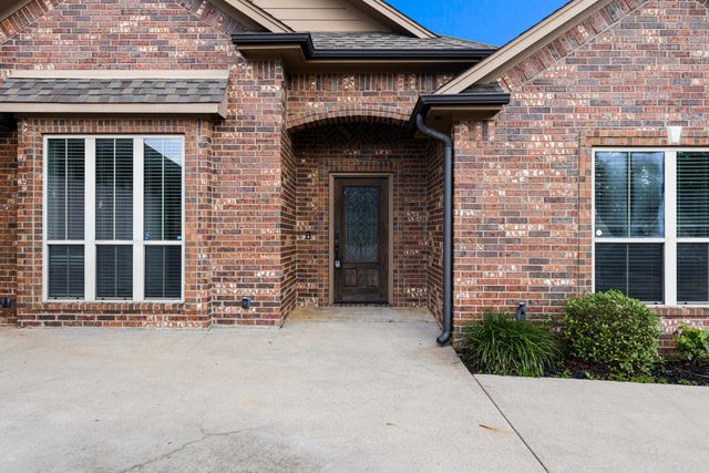 124 Lakeway, Longview, TX 75604