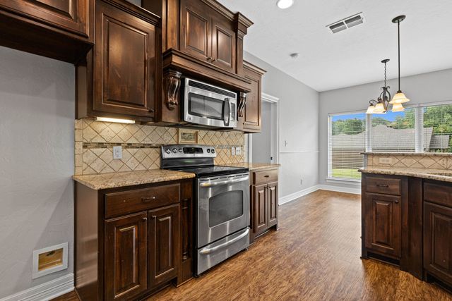 124 Lakeway, Longview, TX 75604