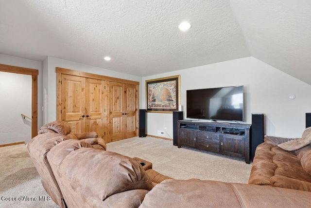 966 E Hurricane DR, Hayden, ID 83835