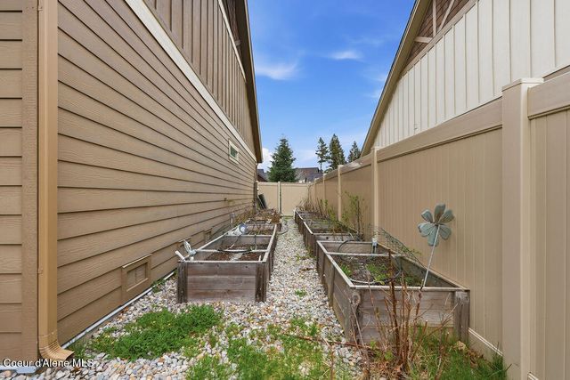 966 E Hurricane DR, Hayden, ID 83835