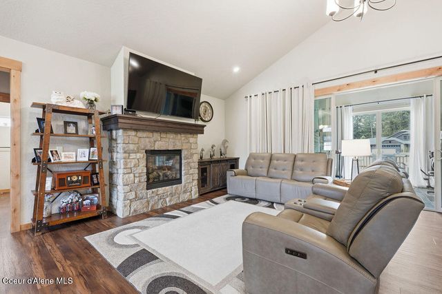 966 E Hurricane DR, Hayden, ID 83835