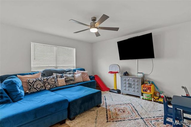 757 Fox Creek Drive, Fenton, MO 63026