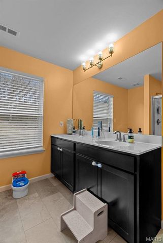 757 Fox Creek Drive, Fenton, MO 63026