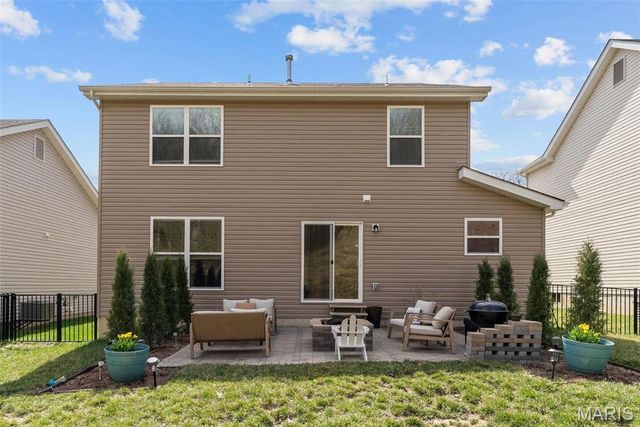 757 Fox Creek Drive, Fenton, MO 63026