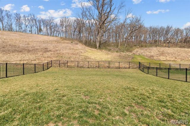 757 Fox Creek Drive, Fenton, MO 63026