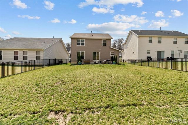 757 Fox Creek Drive, Fenton, MO 63026