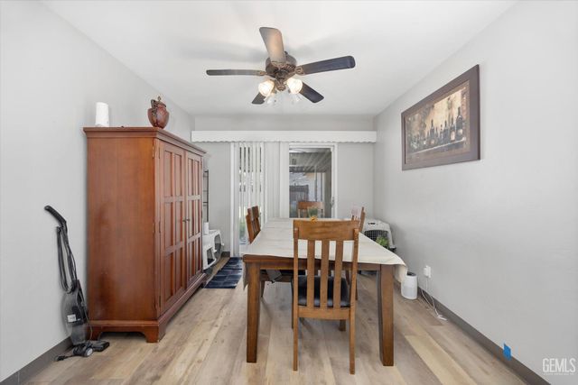 2700 Charleston Drive, Bakersfield, CA 93308