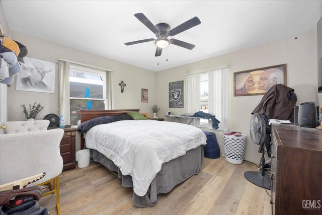 2700 Charleston Drive, Bakersfield, CA 93308