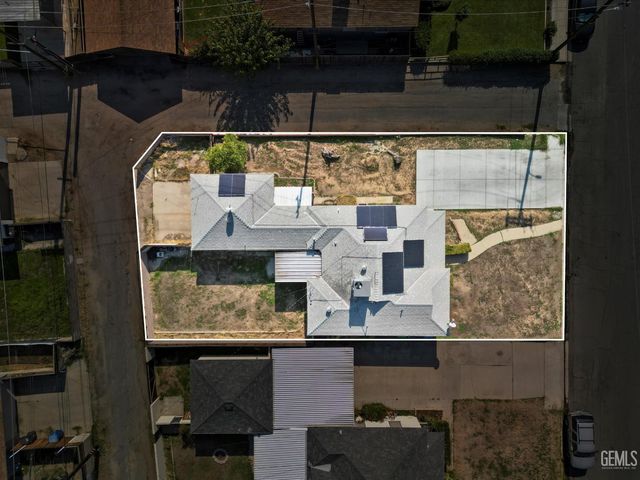 2700 Charleston Drive, Bakersfield, CA 93308