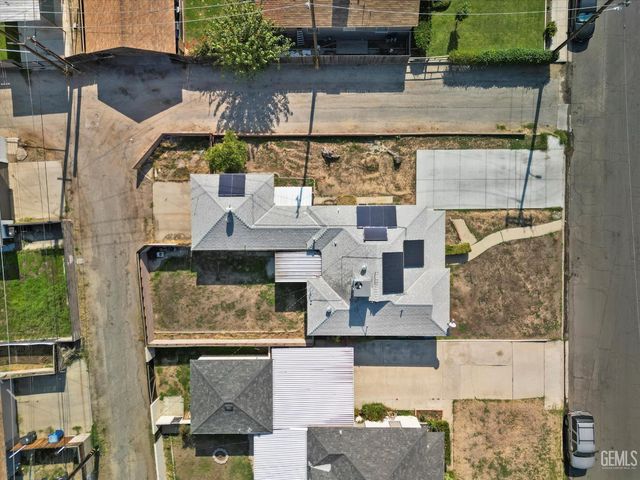 2700 Charleston Drive, Bakersfield, CA 93308