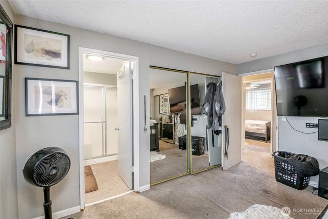 707 Alvord Avenue N, Kent, WA 98031