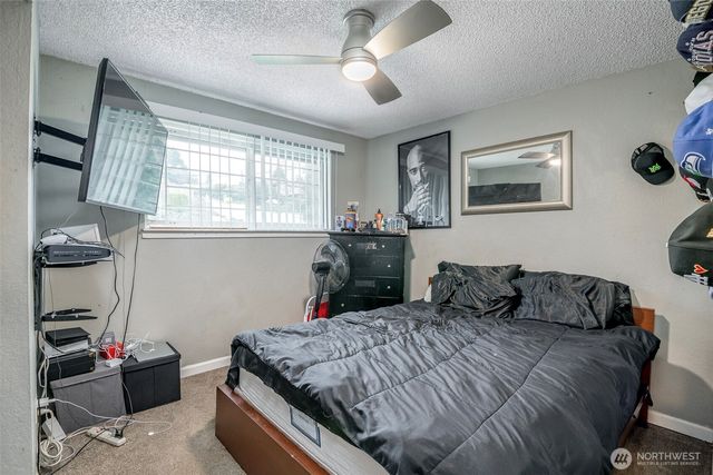 707 Alvord Avenue N, Kent, WA 98031