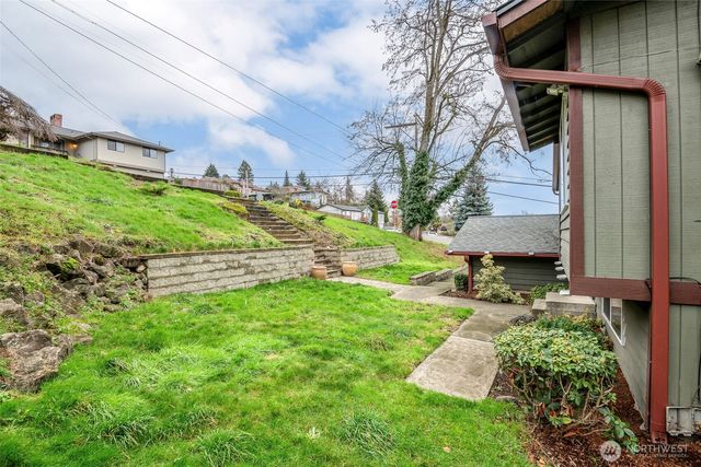 707 Alvord Avenue N, Kent, WA 98031