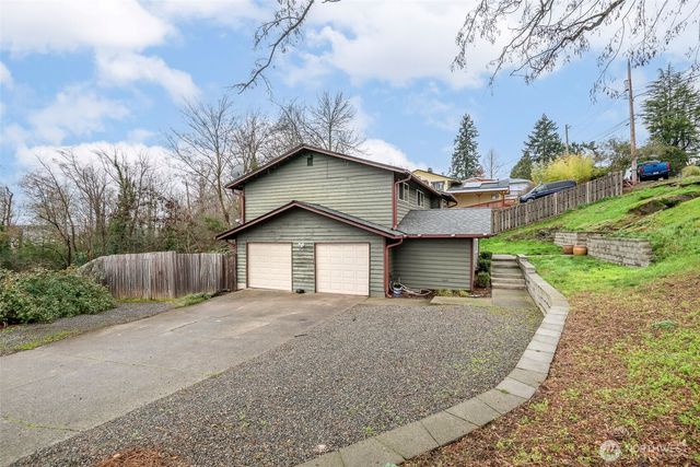 707 Alvord Avenue N, Kent, WA 98031