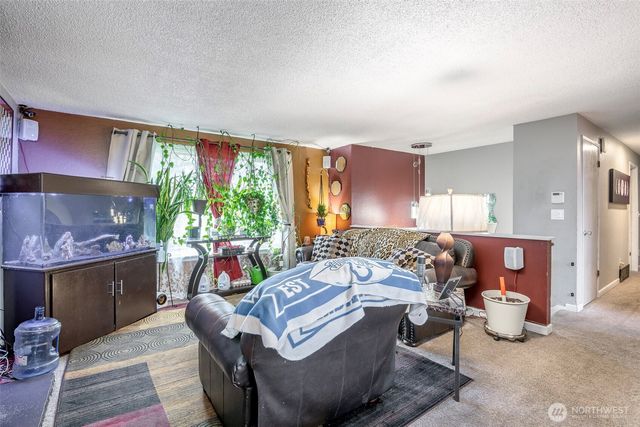 707 Alvord Avenue N, Kent, WA 98031