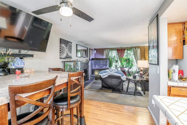 707 Alvord Avenue N, Kent, WA 98031