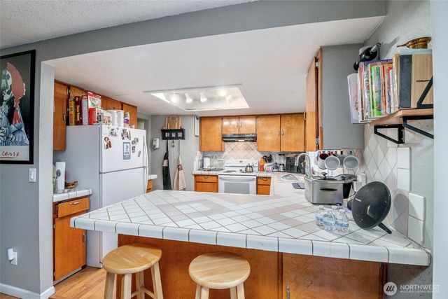 707 Alvord Avenue N, Kent, WA 98031