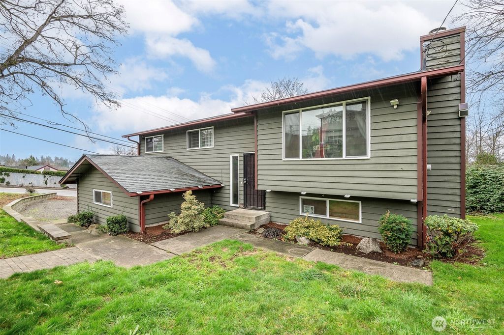 707 Alvord Avenue N, Kent, WA 98031