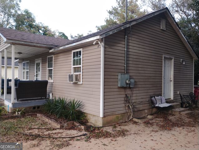 32 Highland Avenue, Hawkinsville, GA 31036