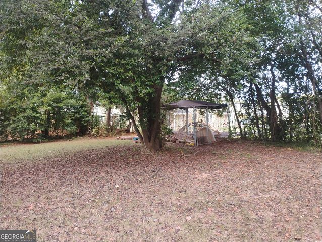 32 Highland Avenue, Hawkinsville, GA 31036