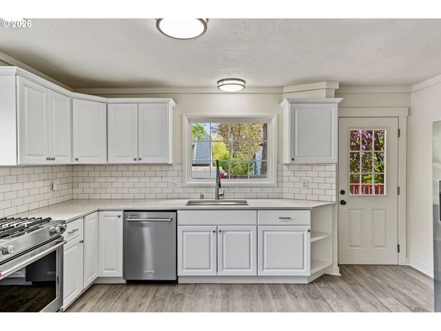 728 Se WILBUR St, Salem, OR 97302