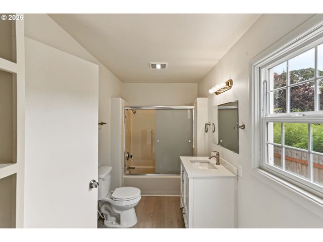 728 Se WILBUR St, Salem, OR 97302