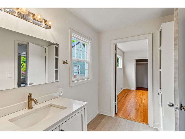 728 Se WILBUR St, Salem, OR 97302