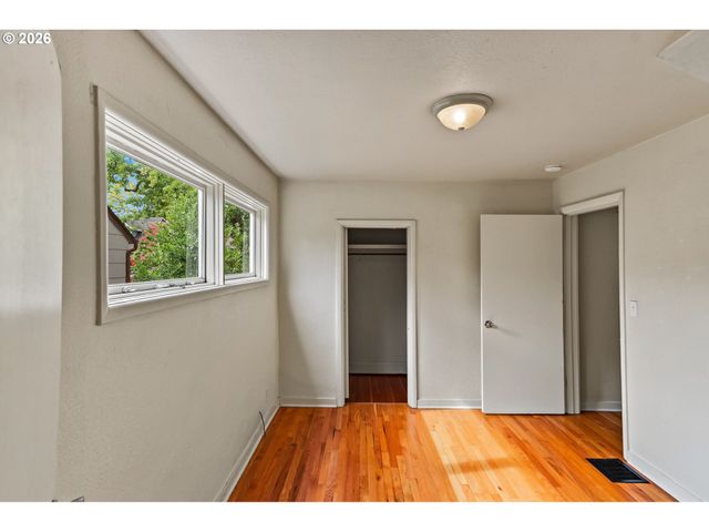 728 Se WILBUR St, Salem, OR 97302