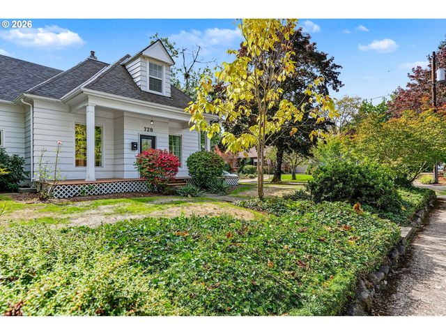 728 Se WILBUR St, Salem, OR 97302