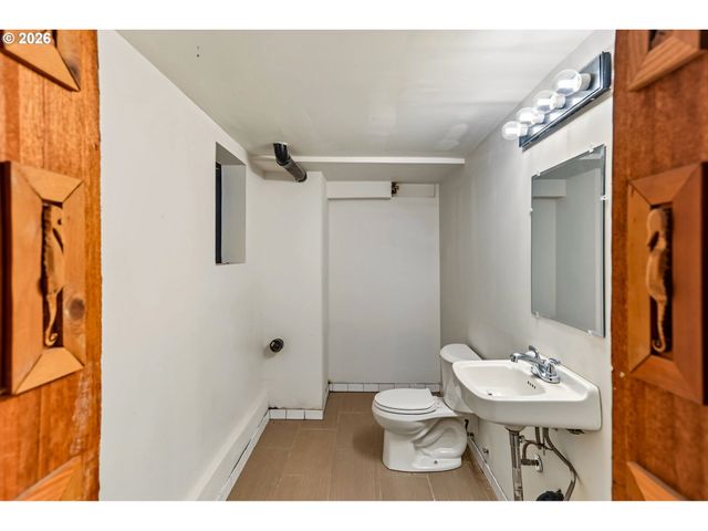 728 Se WILBUR St, Salem, OR 97302