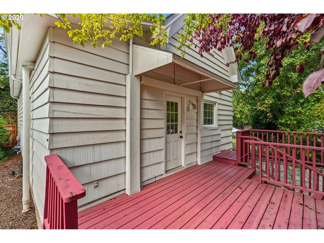 728 Se WILBUR St, Salem, OR 97302