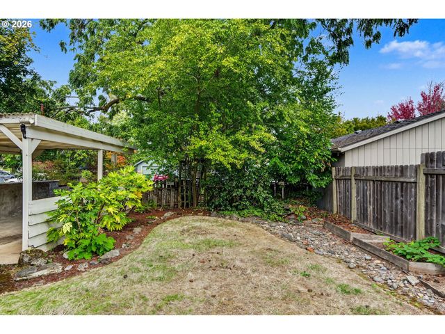 728 Se WILBUR St, Salem, OR 97302