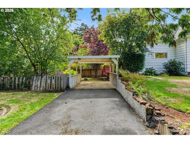 728 Se WILBUR St, Salem, OR 97302