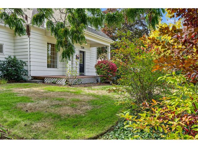 728 Se WILBUR St, Salem, OR 97302