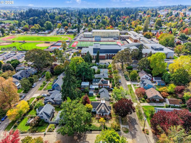 728 Se WILBUR St, Salem, OR 97302