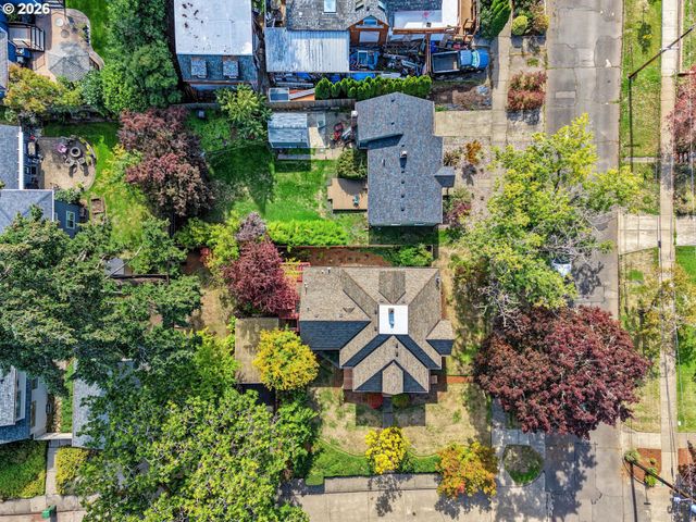728 Se WILBUR St, Salem, OR 97302