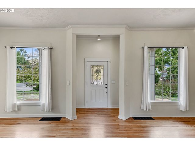 728 Se WILBUR St, Salem, OR 97302
