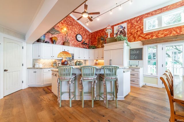 11425 N Cedar Point High Road, Syracuse, IN 46567