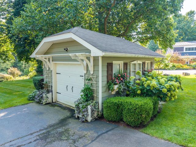 11425 N Cedar Point High Road, Syracuse, IN 46567