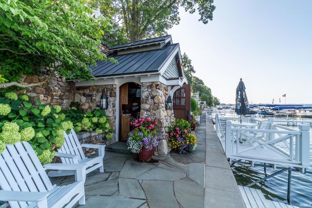 11425 N Cedar Point High Road, Syracuse, IN 46567