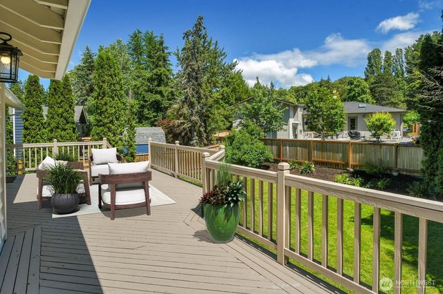 6530 W Mercer Way, Mercer Island, WA 98040