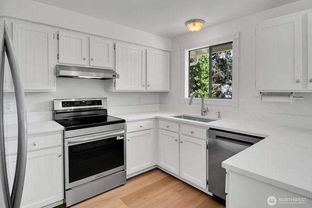 6530 W Mercer Way, Mercer Island, WA 98040