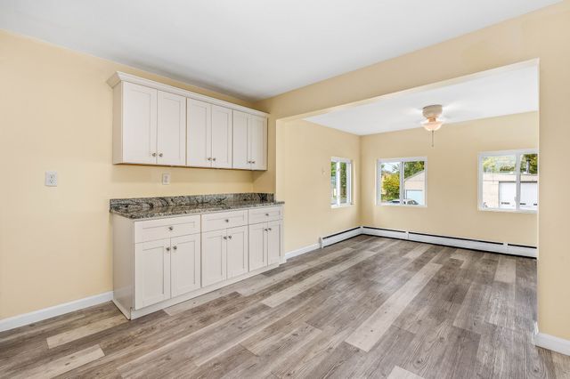 83 Mansfield Ave, Norton, MA 02766