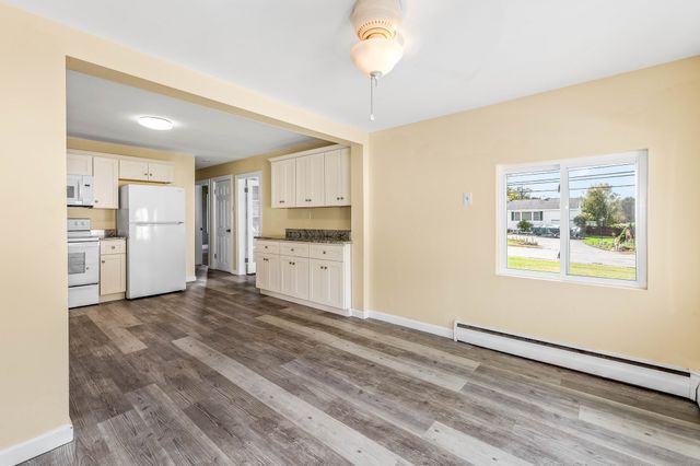 83 Mansfield Ave, Norton, MA 02766
